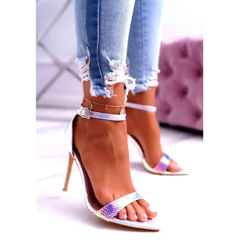 Sandálias femininas de salto alto Lu Boo Opalescent Debbi branco rosa prata 1