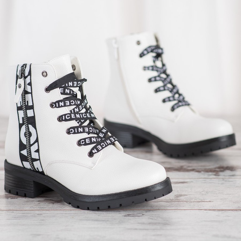 Botas Feitas de Eco Couro VINCEZA branco 1