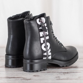 Botas Feitas de Eco Couro VINCEZA preto 1