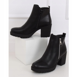 Botas pretas com salto largo Q8AX1568-08 Pretas preto 1 Botas pretas com salto largo Q8AX1568-08 Pretas preto 1