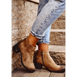 Vinceza Botas femininas com salto camurça bege volares 1 Vinceza Botas femininas com salto camurça bege volares 1