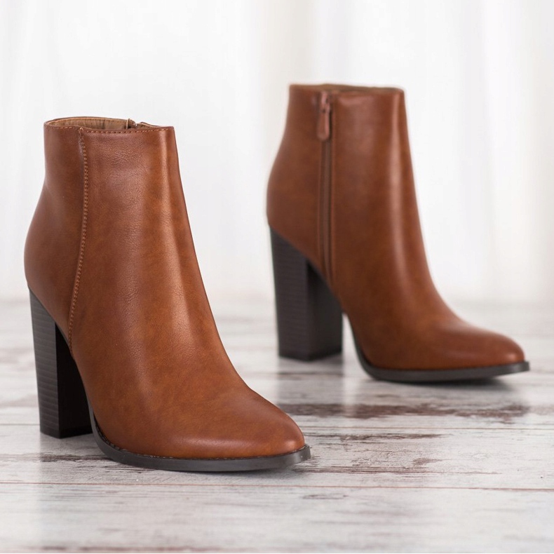 Seastar Botas clássicas em uma postagem marrom 1