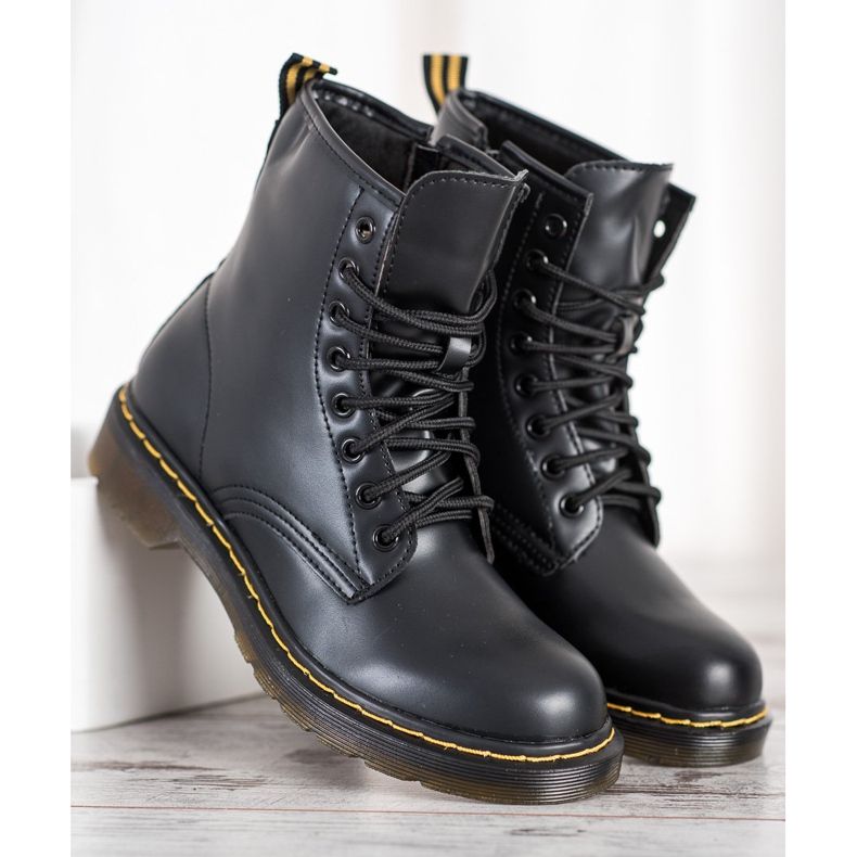 Seastar Botas pretas em um controle deslizante preto 2