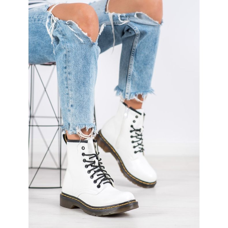 Seastar Botas brancas em um controle deslizante branco 1