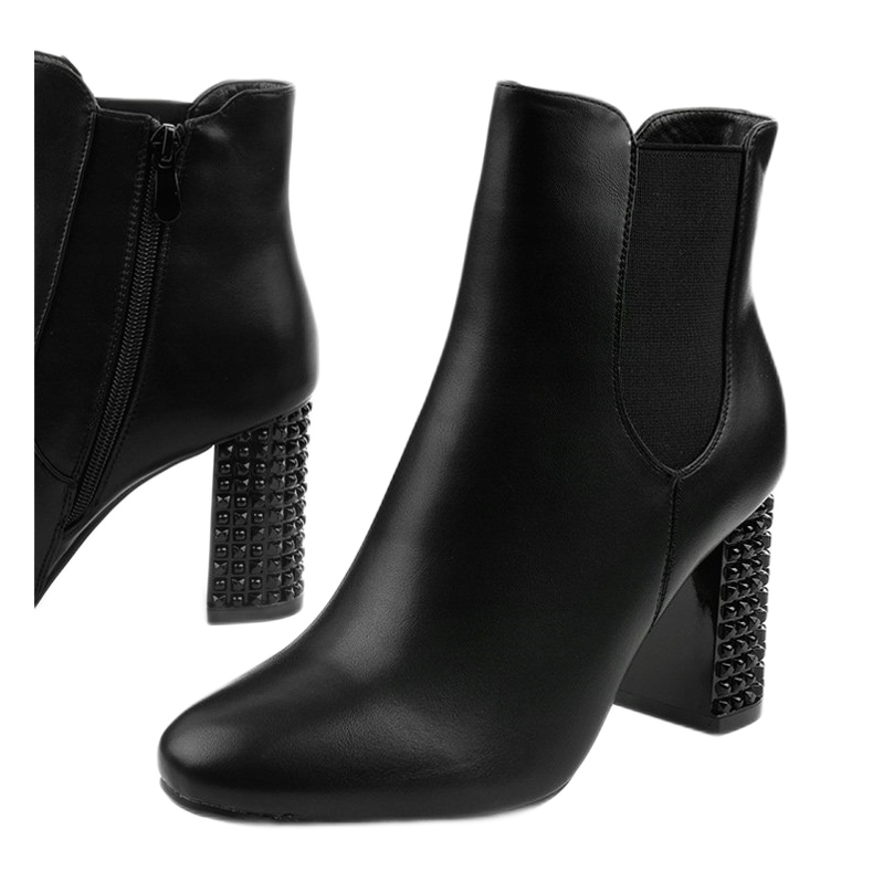 Botins pretos no poste Chardonnay 1