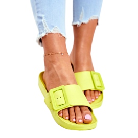 Chinelos femininos Big Star com fivela verde FF274A390 1