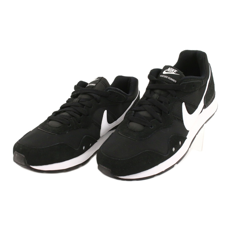 Tênis Nike Venture Runner W CK2948-001 branco preto 2