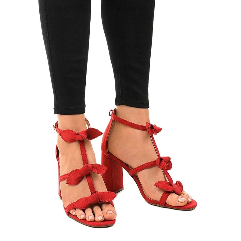 Sandálias vermelhas no posto 0354-8 vermelho 1