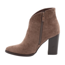 Botas no posto Taupe Filippo DBT1575 / 21 TP castanho 1