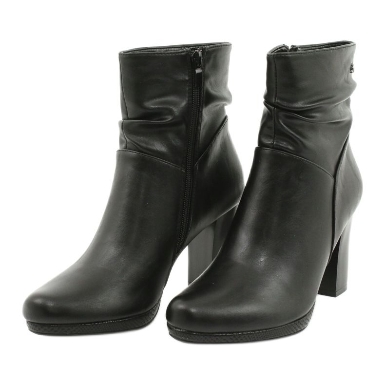 M.Daszyński Botas pretas no poste de Daszyński AF125-7 preto 2 M.Daszyński Botas pretas no poste de Daszyński AF125-7 preto 2