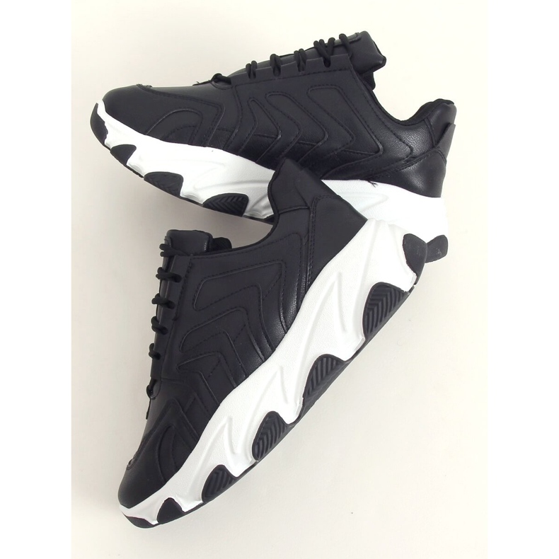 Sapatos esportivos pretos YK301 pretos 1