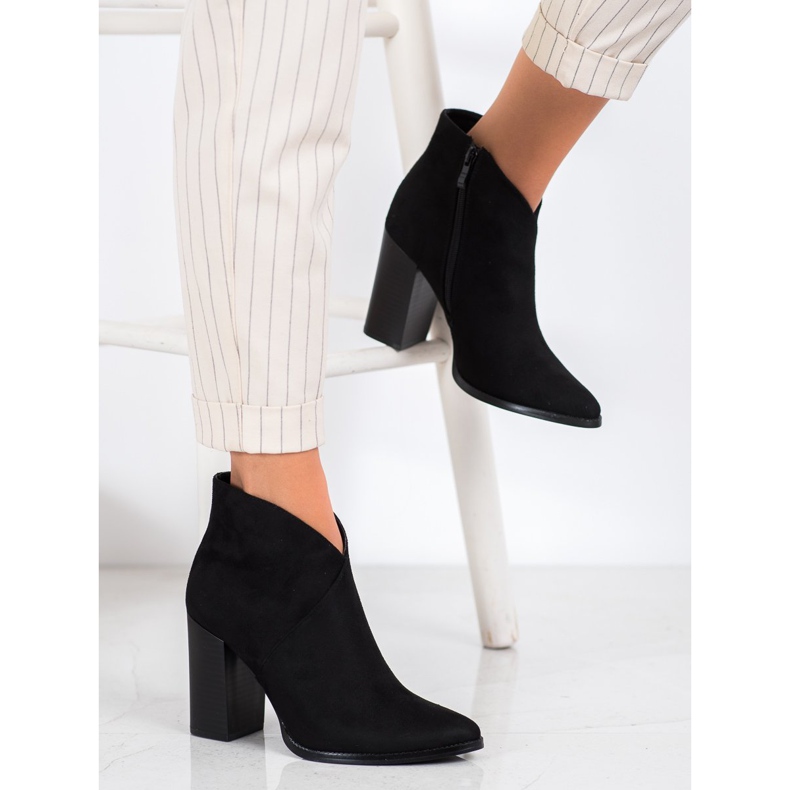 Filippo Botas elegantes em um poste preto 2