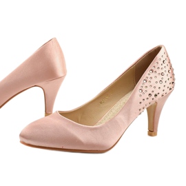 Bombas rosa em um pino com zircônia cúbica MJ1440 1 Bombas rosa em um pino com zircônia cúbica MJ1440 1