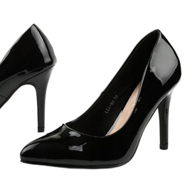 Bombas pretas na coluna LEI-80 preto 1