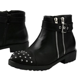 Botins pretos com tachas Oress 1