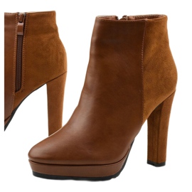 Botas de camelo no poste feitas de couro ecológico da Clantree castanho 1