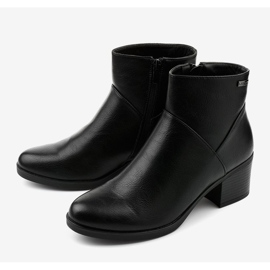 Botas pretas isoladas com zíper Suncutter preto 2