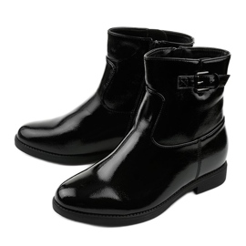 Botas pretas isoladas com uma cunha lacada patenteada Valentina preto 2 Botas pretas isoladas com uma cunha lacada patenteada Valentina preto 2