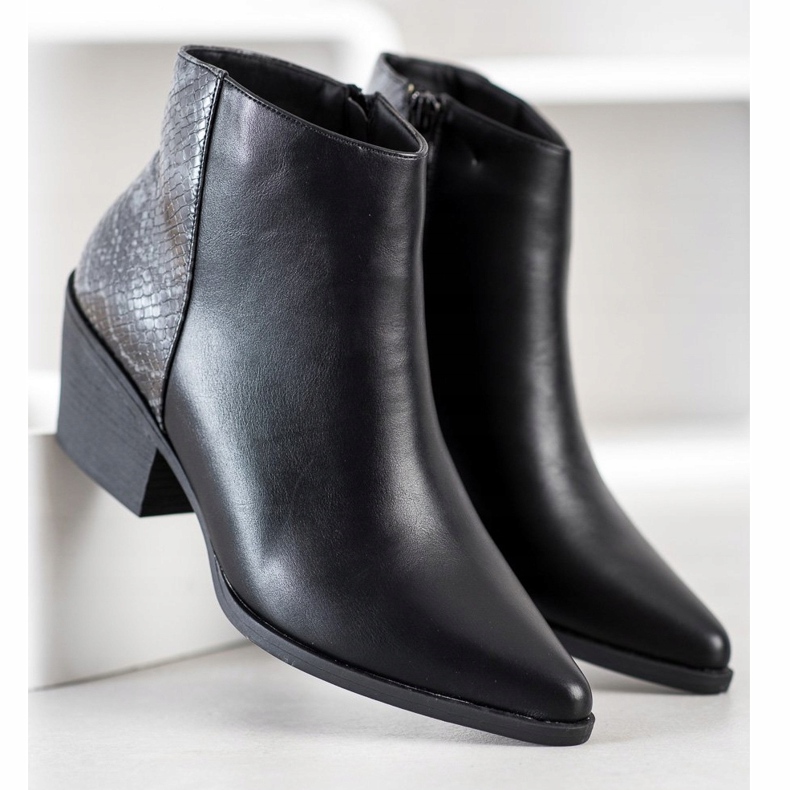 Cm Paris Black Booties In Spitz preto 1