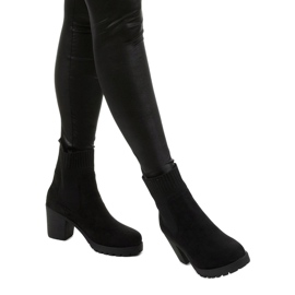 Botins pretos com meia Frostray 1