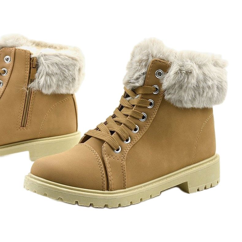 Camelo pungente, botas de caminhada isoladas multicolorido 1