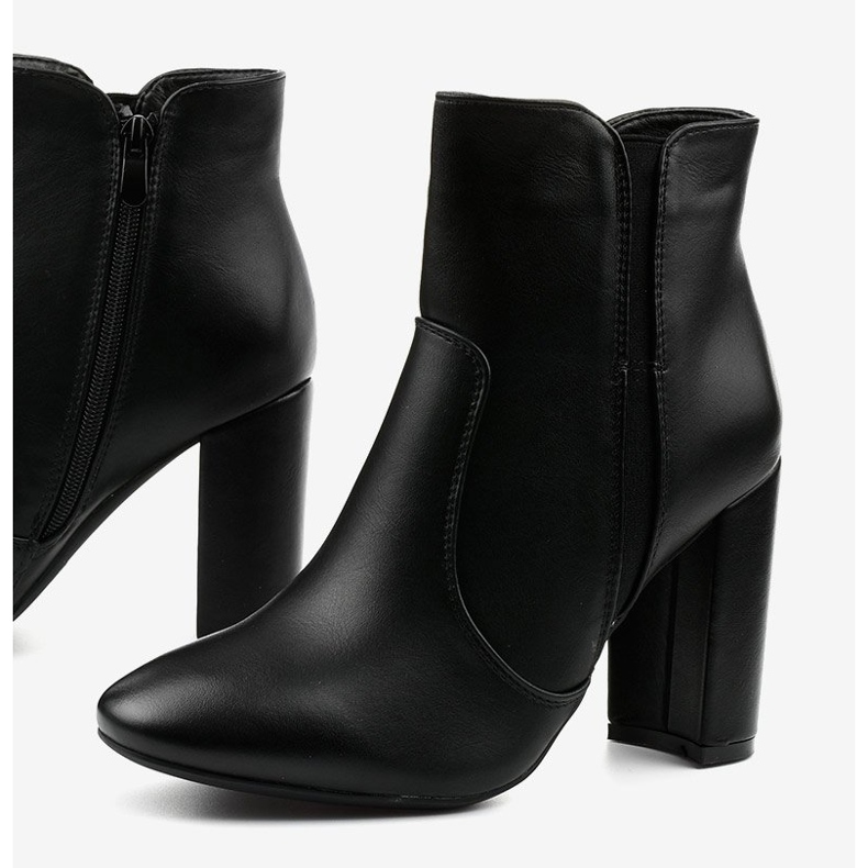 Botas pretas de couro ecológico no posto Wondermist preto 1