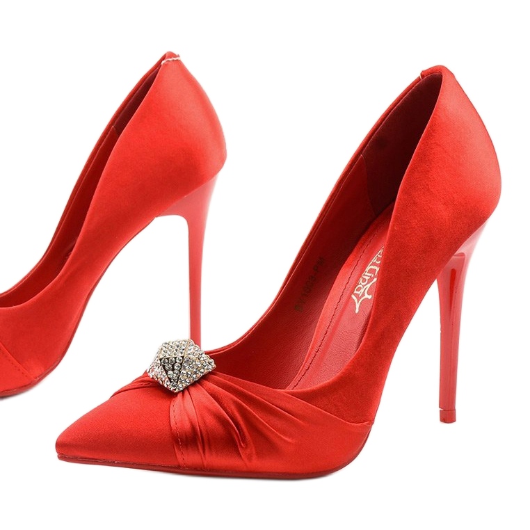 Sapatos vermelhos em um salto Red Devil 1 Sapatos vermelhos em um salto Red Devil 1