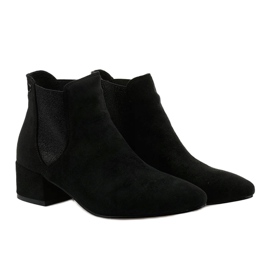 Botas pretas Chelsea no posto Naurea preto 2