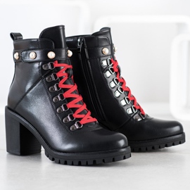 Ideal Shoes Botas de pedra no poste preto 1