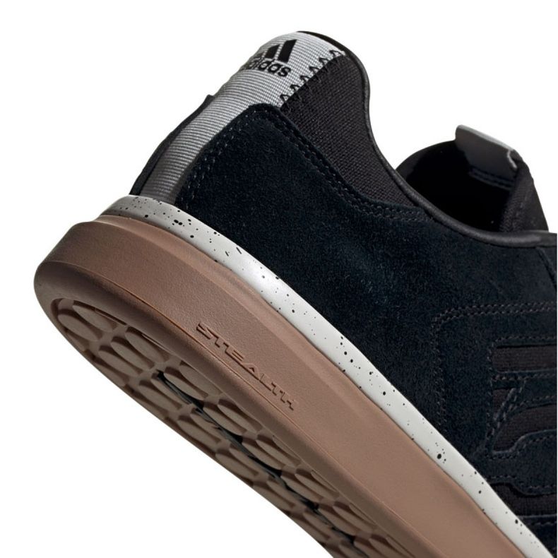 Sapatos Adidas Sleuth M EE8893 preto 1