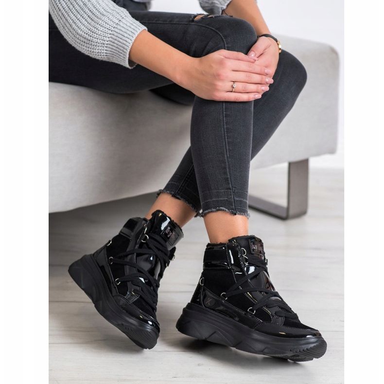 Kylie Trappers lacados pretos elegantes 1