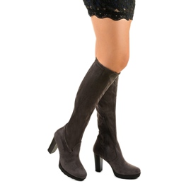 Botas cinza em camurça ecológica da Enmirgton 1