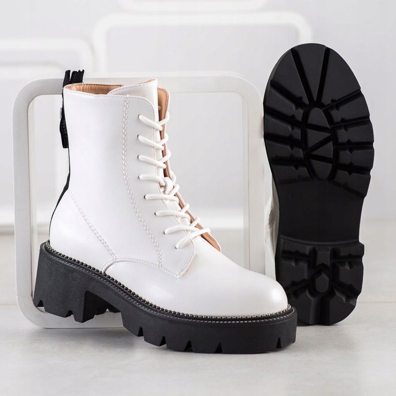 Seastar Caçadores brancos na plataforma preto 1