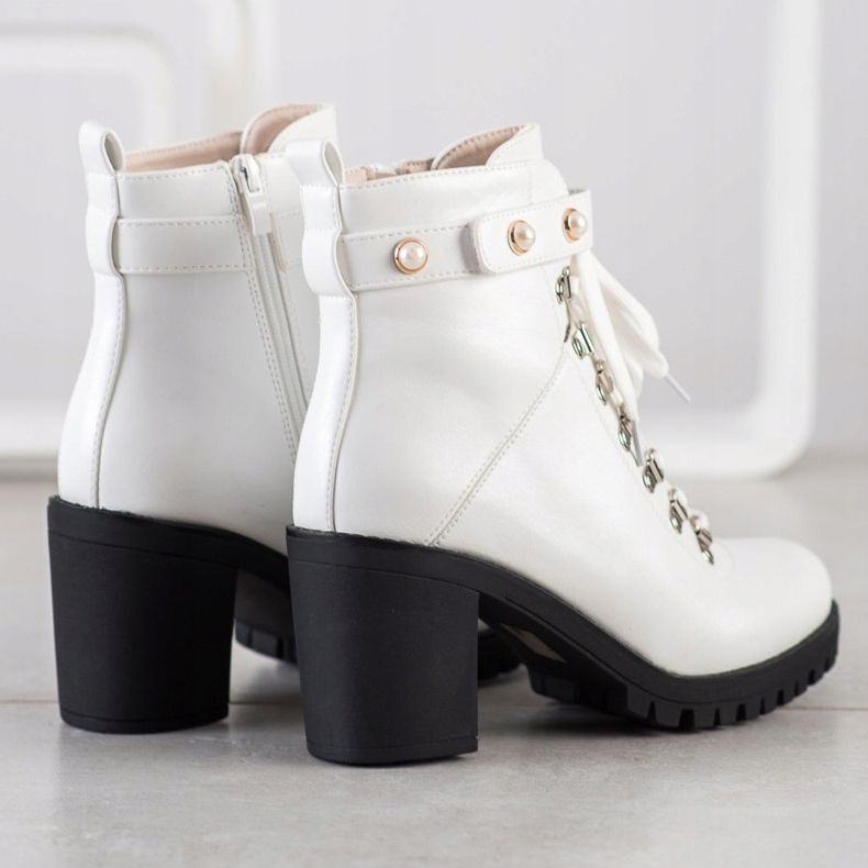 Ideal Shoes Botas de pedra no poste branco 1