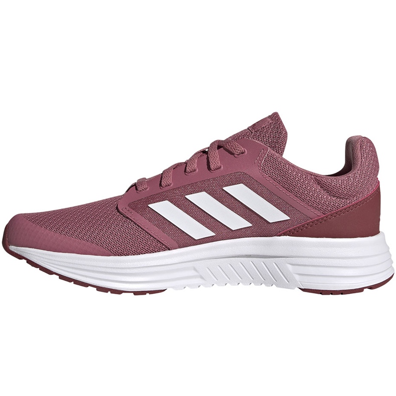 Tênis de corrida feminino adidas Galaxy 5 bordô FW6124 branco vermelho 1