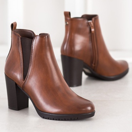 Botas em um bar Sergio Leone marrom 1