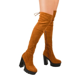 Botas camelo camurça no poste cáqui Carrum marrom 1