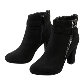 Botas pretas no poste com camurça ecológica Lysianassa preto 2