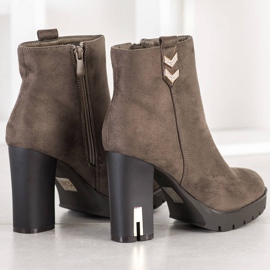 Bestelle Botas de camurça com enfeite cinza 1