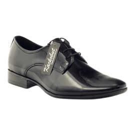 Sapatos masculinos clássicos Kazkobut 2620 pretos 1