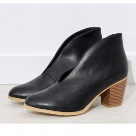 Botas pretas com recortes no poste NS128P preto 1