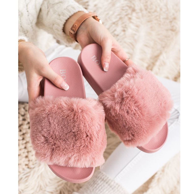 Bona Chinelos elegantes com pele rosa 2 Bona Chinelos elegantes com pele rosa 2