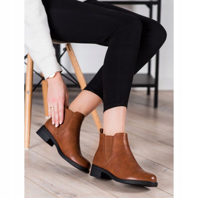 Ideal Shoes Botas de couro ecológico Chelsea castanho 1