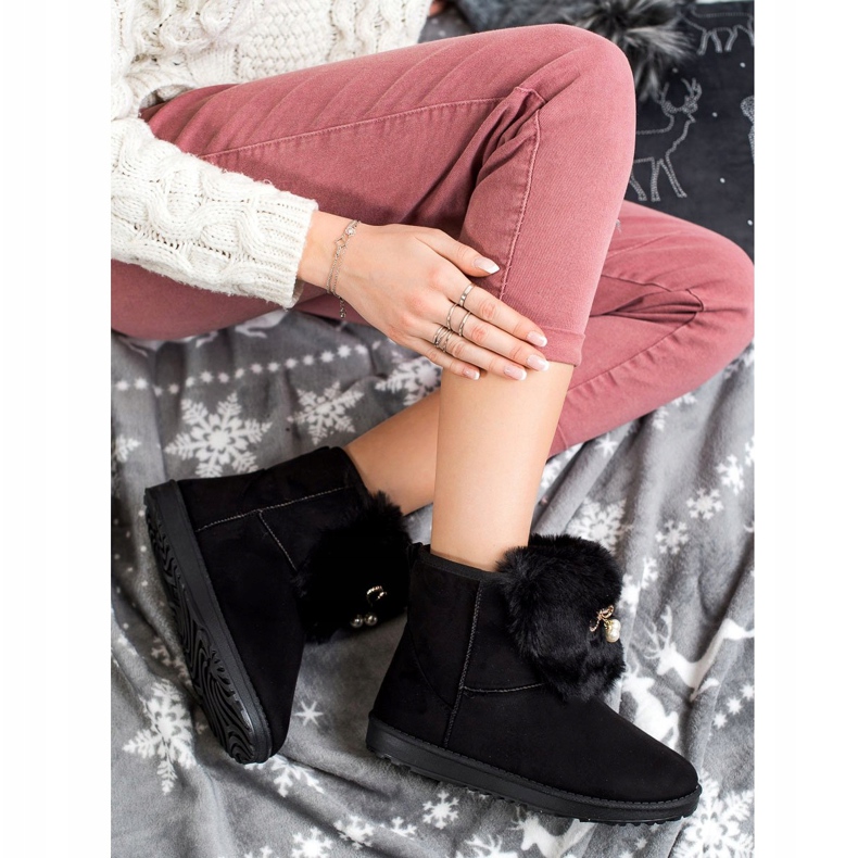 Queentina Mukluki quente com enfeite preto 1