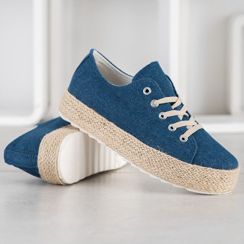 Kylie Tênis na plataforma azul 1