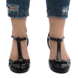 Bombas pretas na coluna 2239-3 preto 2