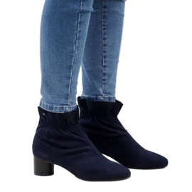 Botas de camurça azul marinho no poste JM5512M 1