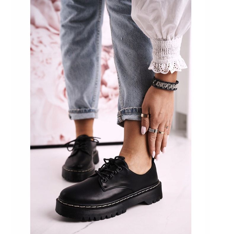 Sapatos Oxfords clássicos femininos na plataforma preta S.Barski HX62 preto 2