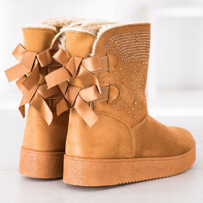 Small Swan Mukluki com cristais marrom 2