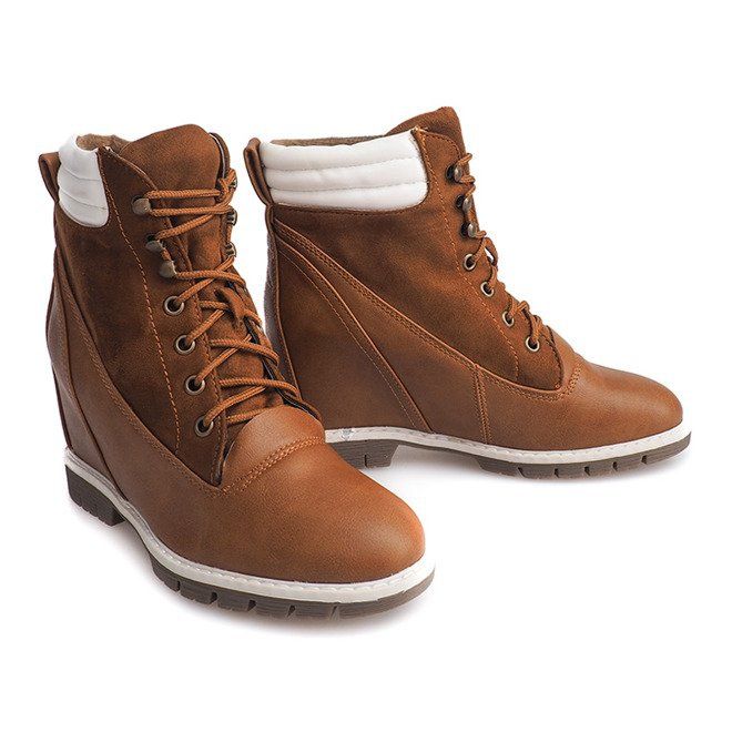 Cunhas de madeira isoladas camelo CN865 marrom 1